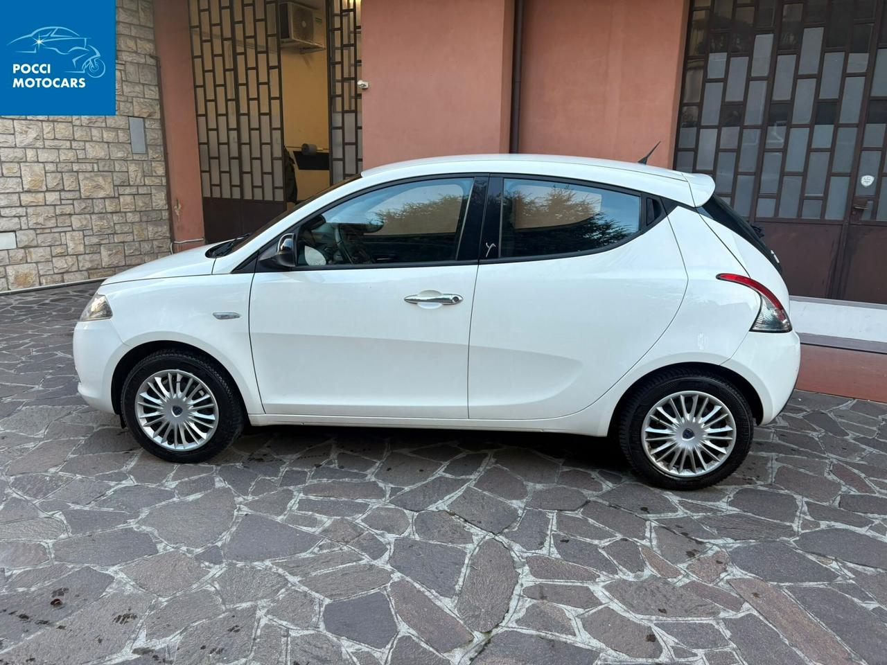 Lancia Ypsilon 1.2 69 CV 5 porte S&S Silver