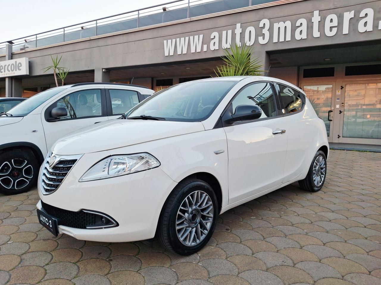 Lancia Ypsilon 1.2 69 CV 5 porte GPL Ecochic Silver
