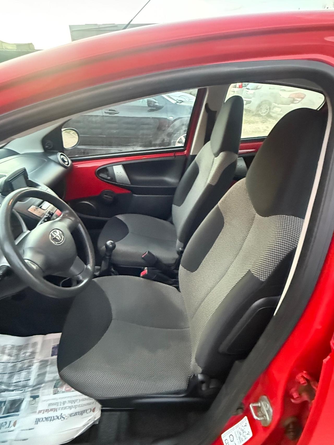 Toyota Aygo 1.0 12V VVT-i 5 porte Active Connect