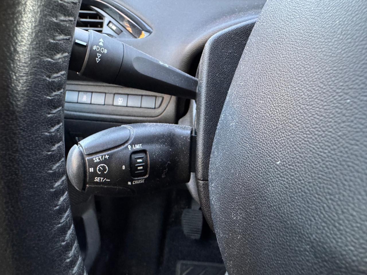 Peugeot 208 1.4 HDi 68 CV 5 p neopaten garanzia 12 m