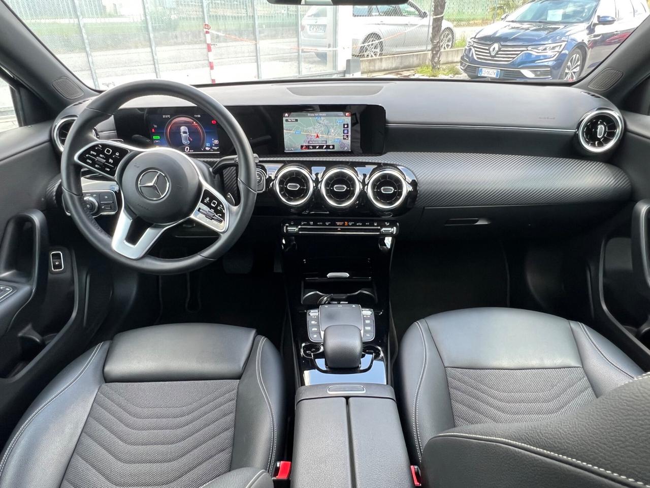 Mercedes-Benz A 250 e hybrid EQ Business