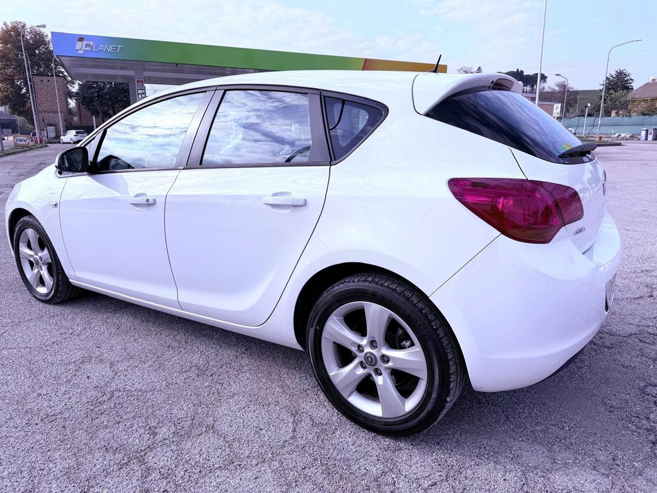Opel Astra 1.7 CDTI 110CV 5 porte Ok neopatentati