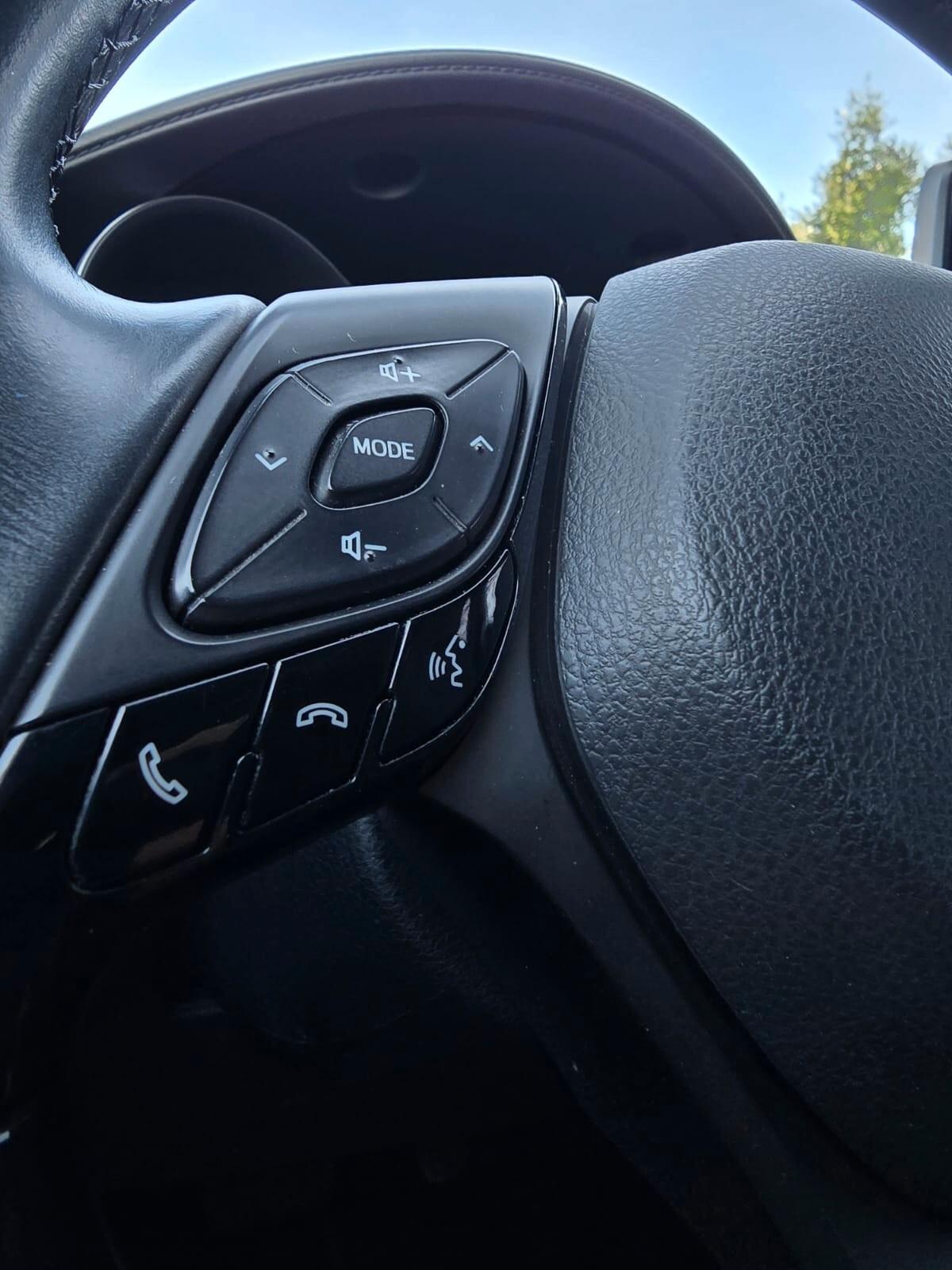 Toyota C-HR 1.8 Hybrid E-CVT Active
