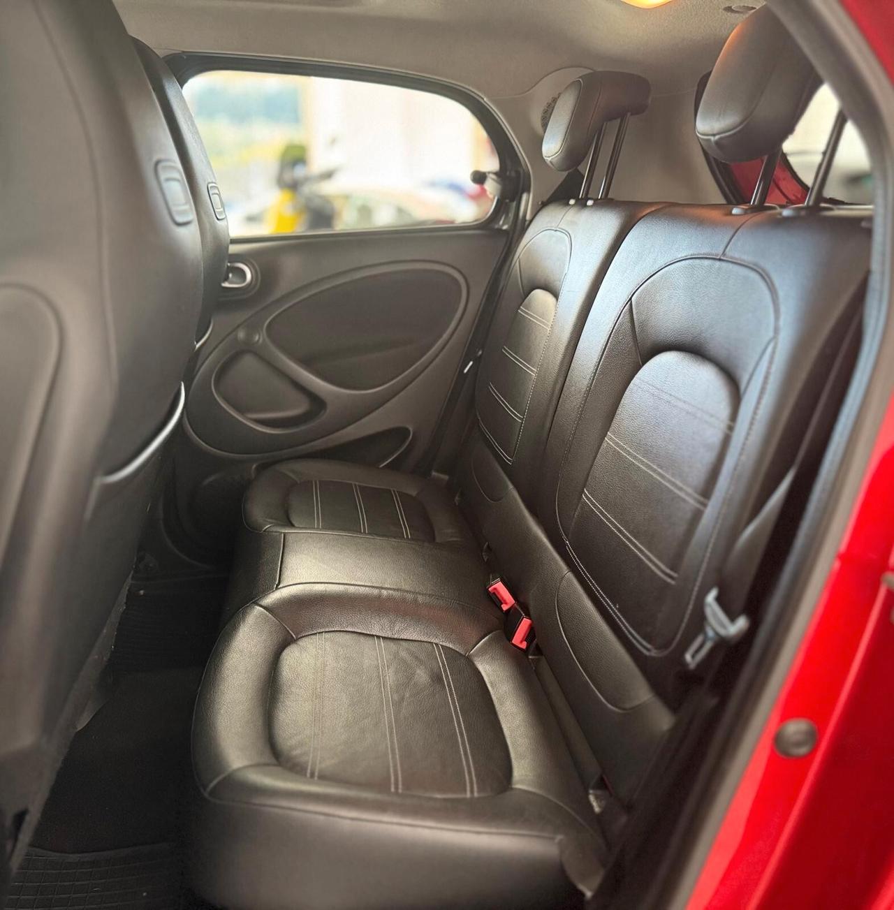 Smart ForFour 90 0.9 Turbo allestimento BRABUS