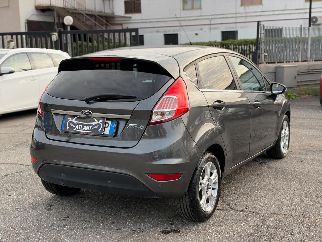Ford Fiesta 1.4 5 porte Bz.- GPL NO FINANZIAMENTO