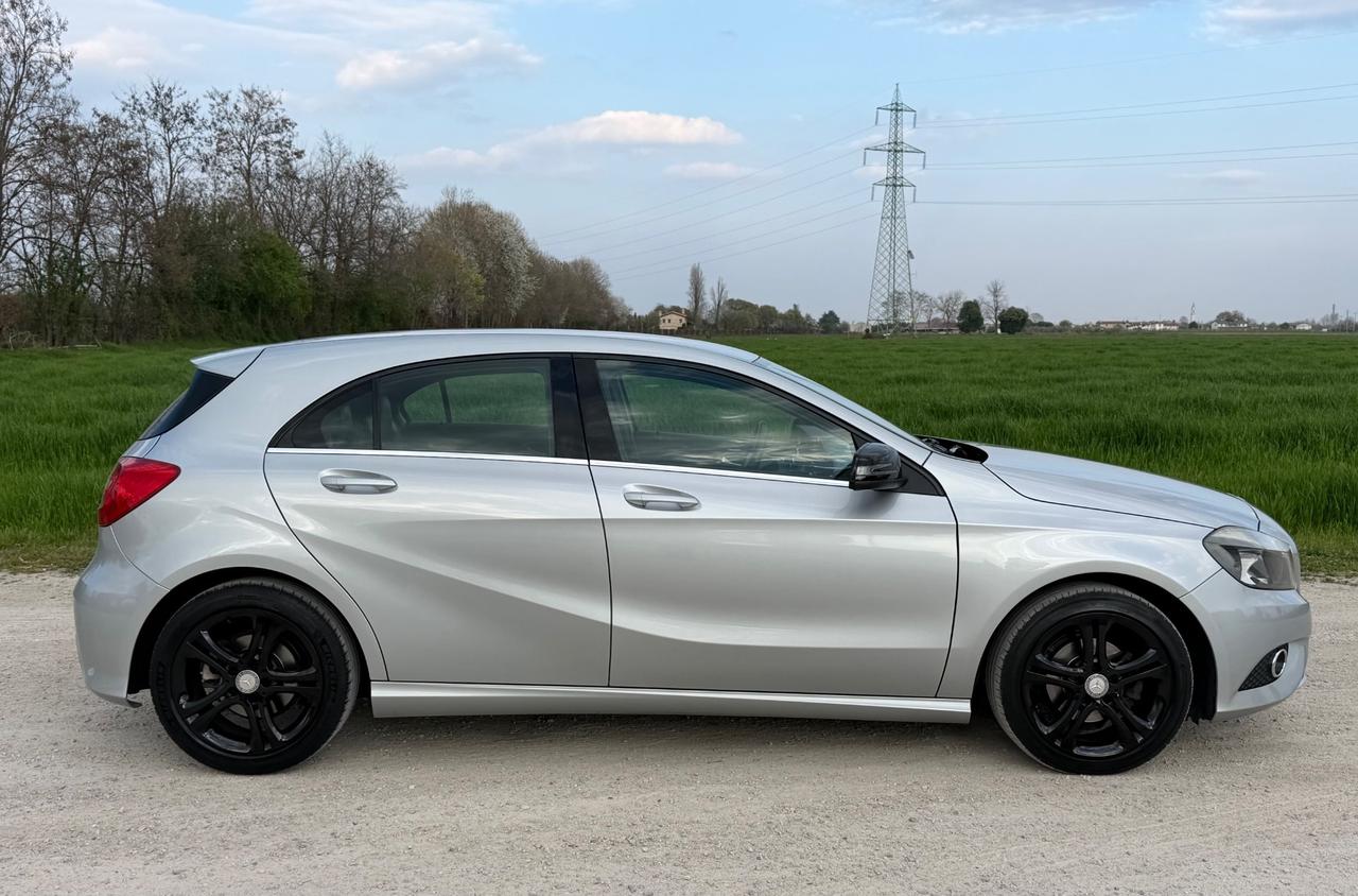 MERCEDES CLASSE A 180 CDI DARK NIGHT EDITiON