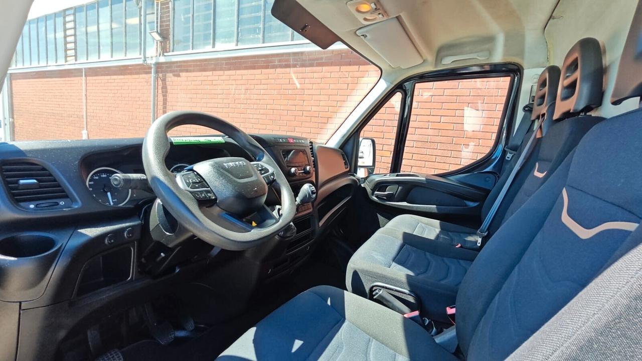 Iveco Daily 35S18HA8V 3.0 HPT PM-TN Furgone Hi-Matic