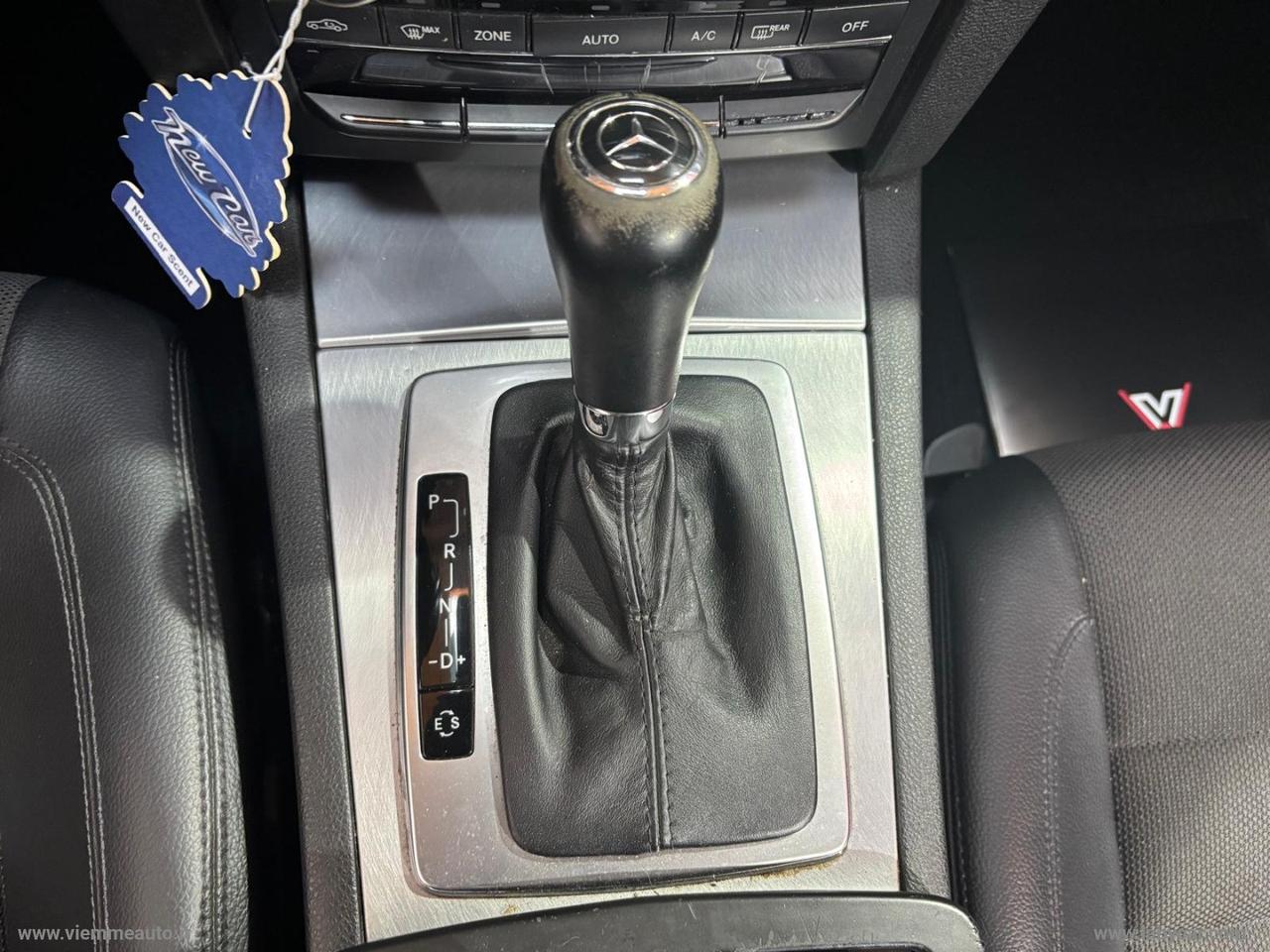 MERCEDES-BENZ E 220 CDI Coupé BlueEFFICIENCY Avantg.