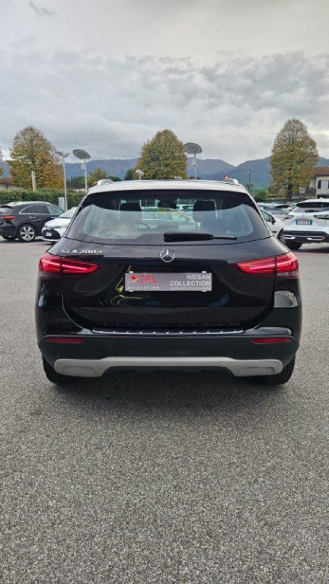MERCEDES-BENZ GLA 200 d Automatic Premium