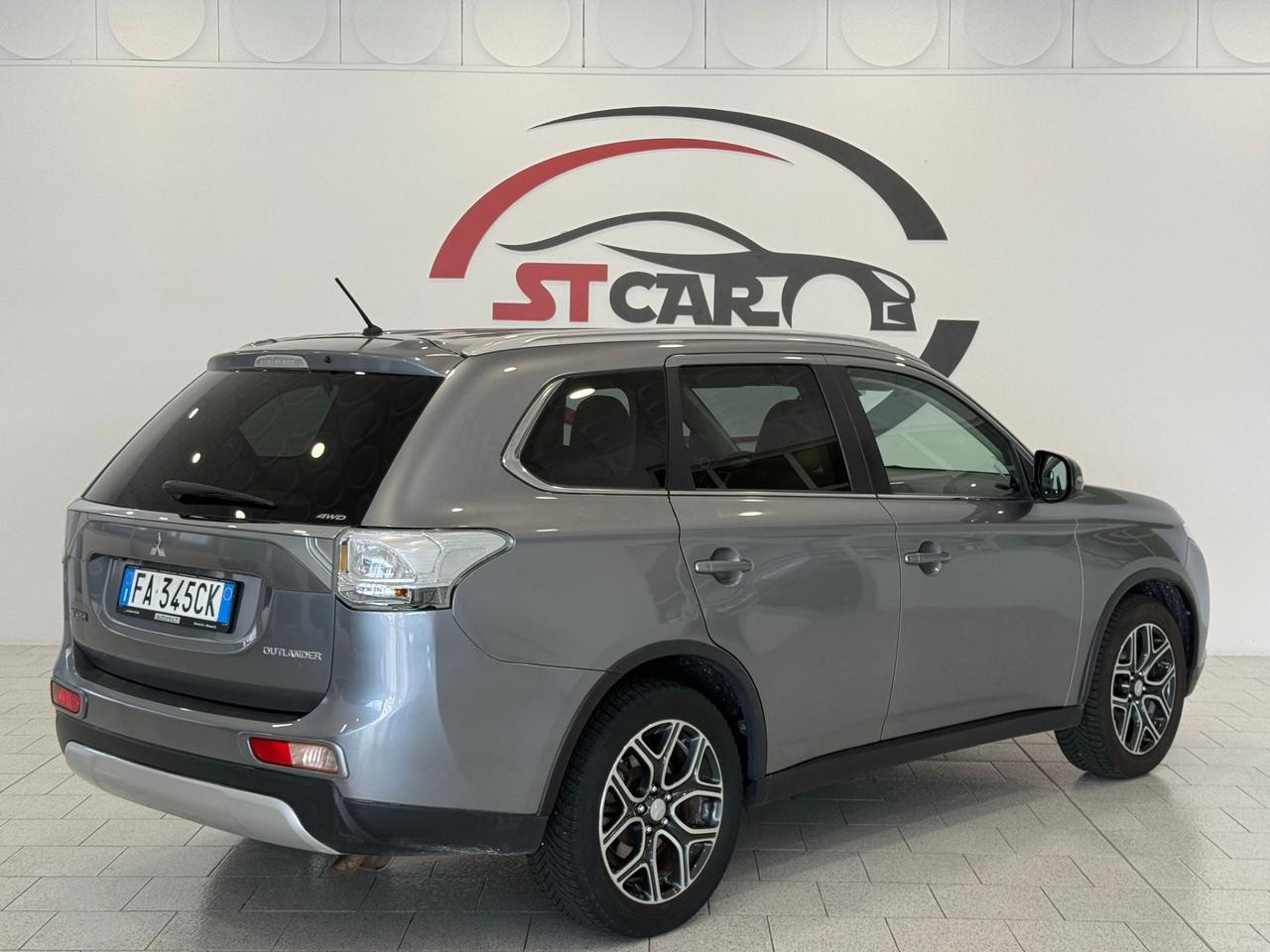 Mitsubishi Outlander 2.2 DI-D 4WD Instyle 7p. *PELLE *TETTO * NAVI