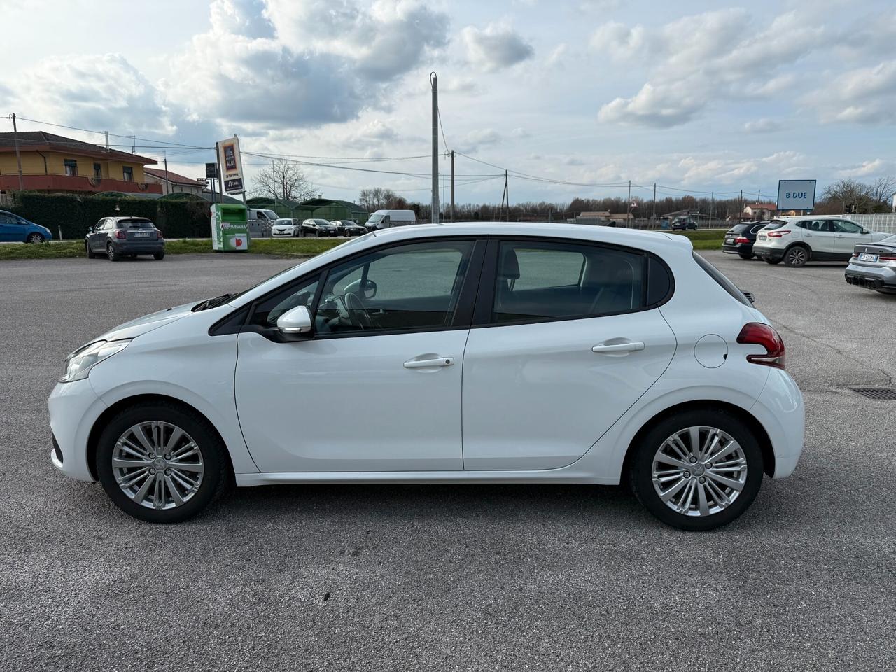 Peugeot 208 PureTech 82 5 porte Allure