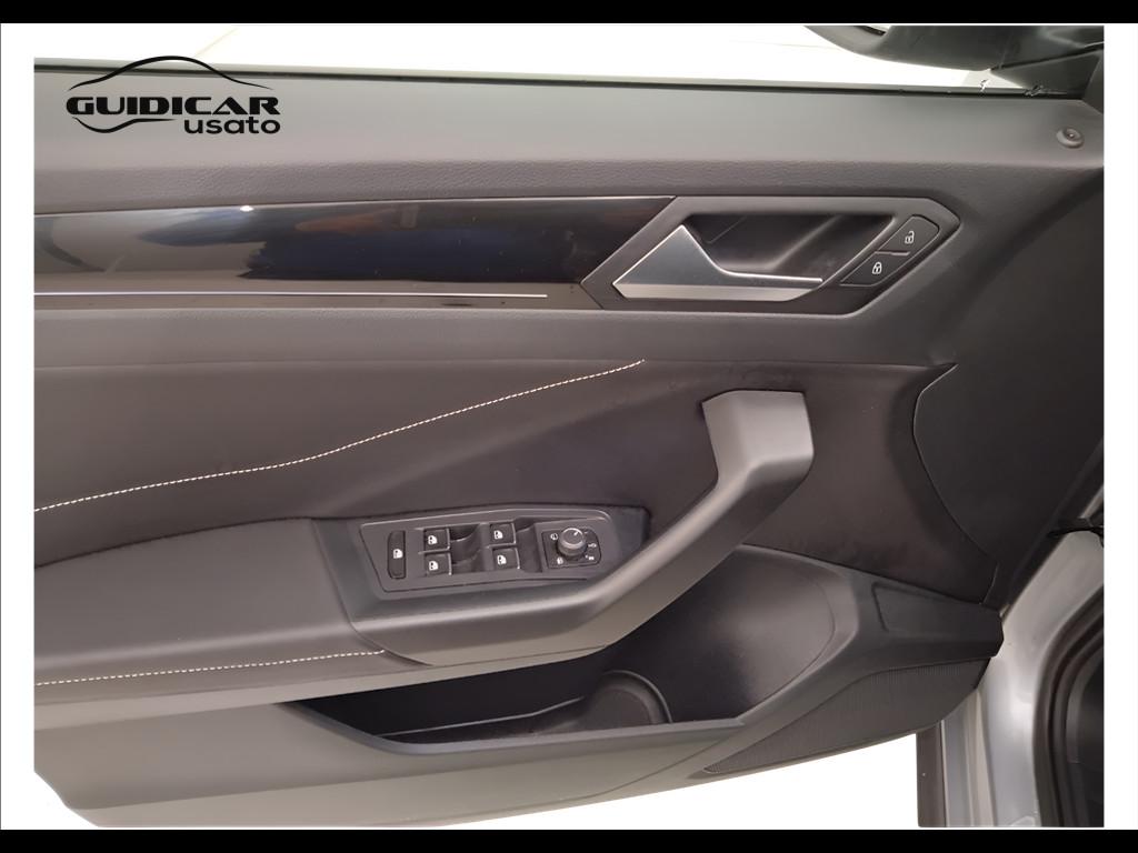 VOLKSWAGEN T-Roc I 2022 - T-Roc 2.0 tdi R-Line 115cv