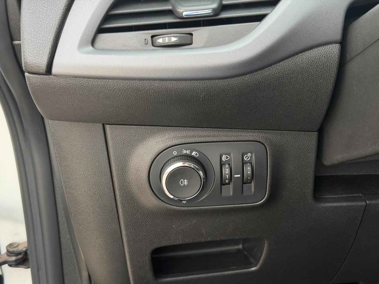 OPEL CORSA 1.4cc 90Cv Benzina Manuale Gancio Traino