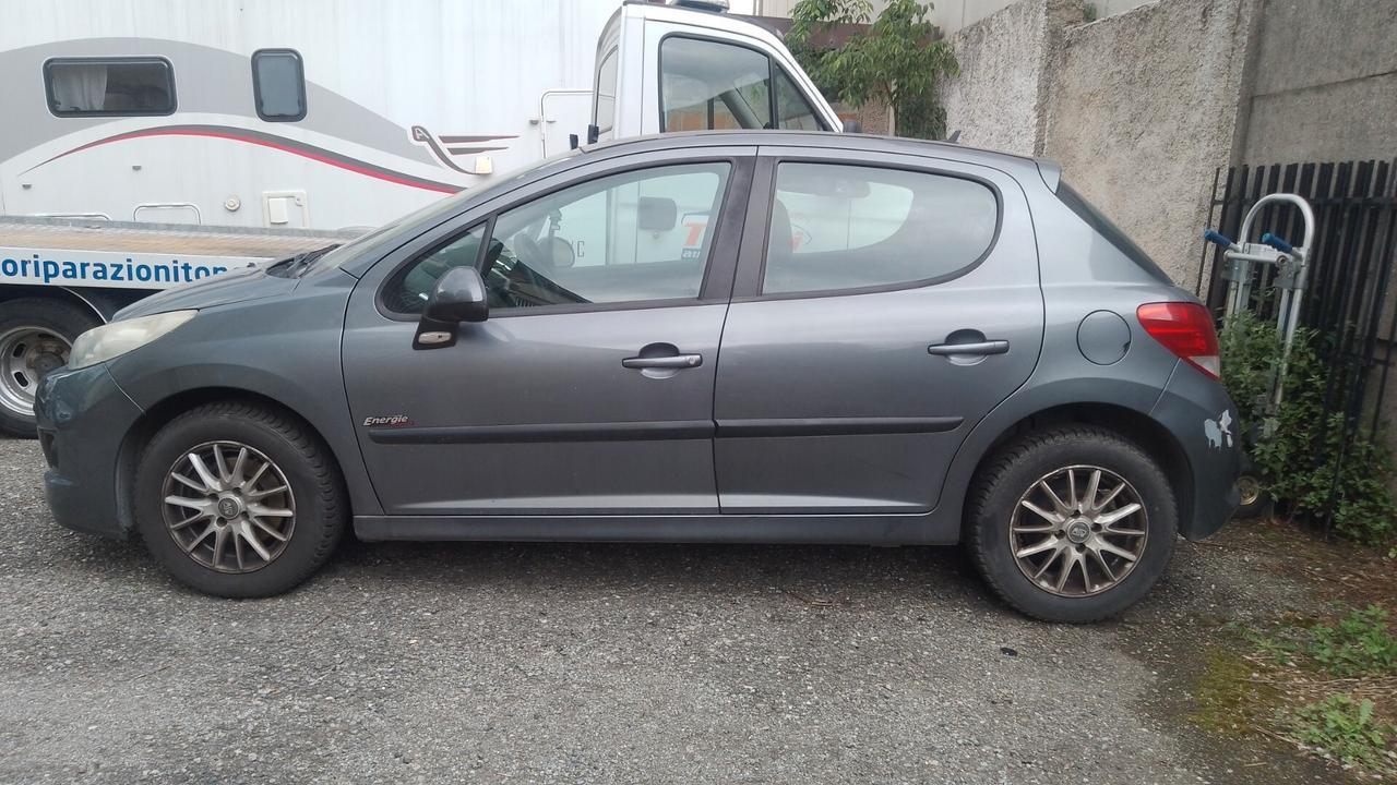 Peugeot 207 1.4 BZ 97MILA km LEGGI BENE 2010