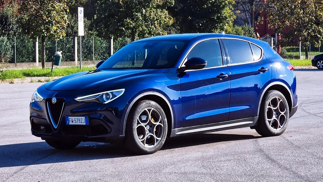 Alfa Romeo Stelvio 2.2 Turbodiesel 190 CV AT8 RWD