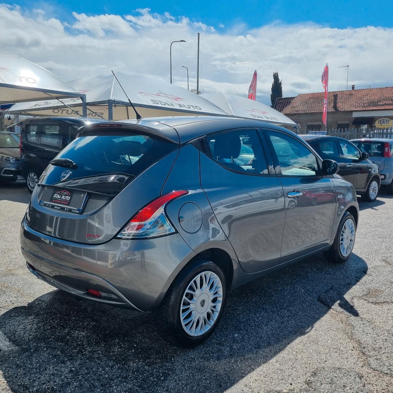 Lancia Ypsilon 1.2 69 CV 5 porte S&S Platinum