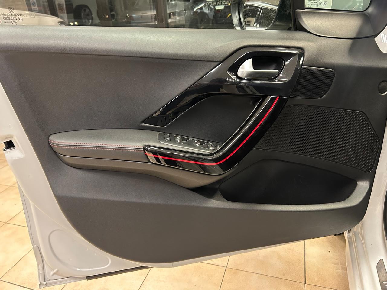 Peugeot 208 - 1.6 BlueHDi 120cv GT Line NEOPATENTATI