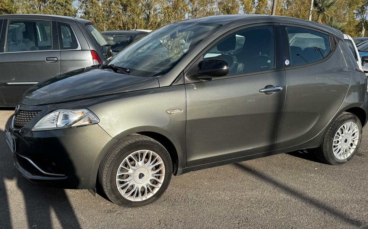 Lancia Ypsilon 1.2 69 CV 5 porte GPL Ecochic Gold