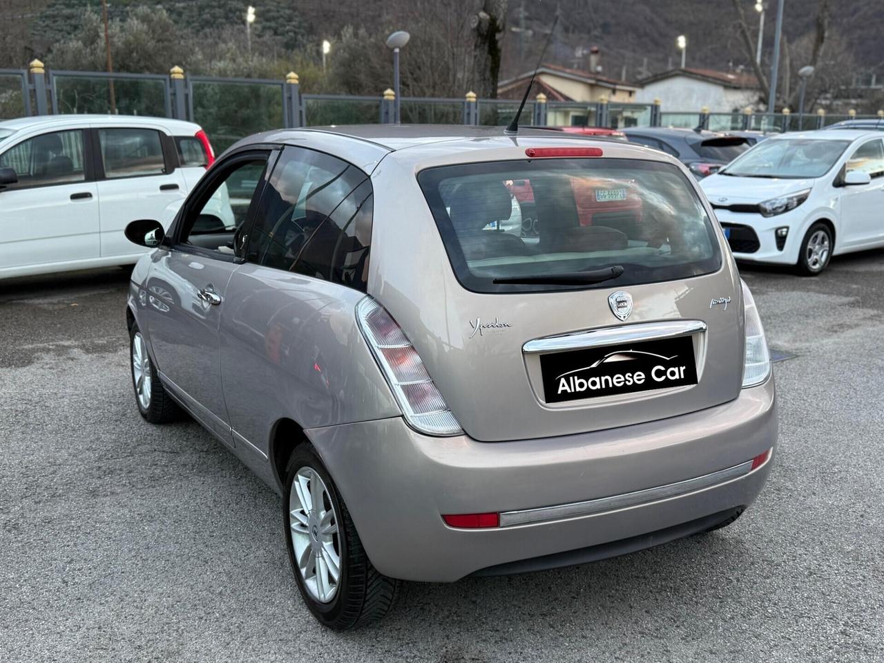 Lancia Ypsilon 1.3 MJT 90 CV Platino