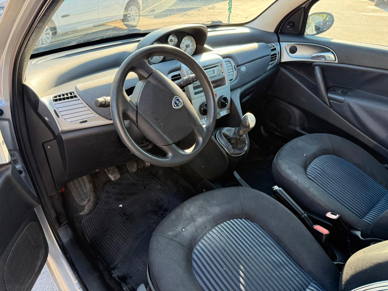 Lancia Ypsilon 1.3 MJT 75 CV Argento