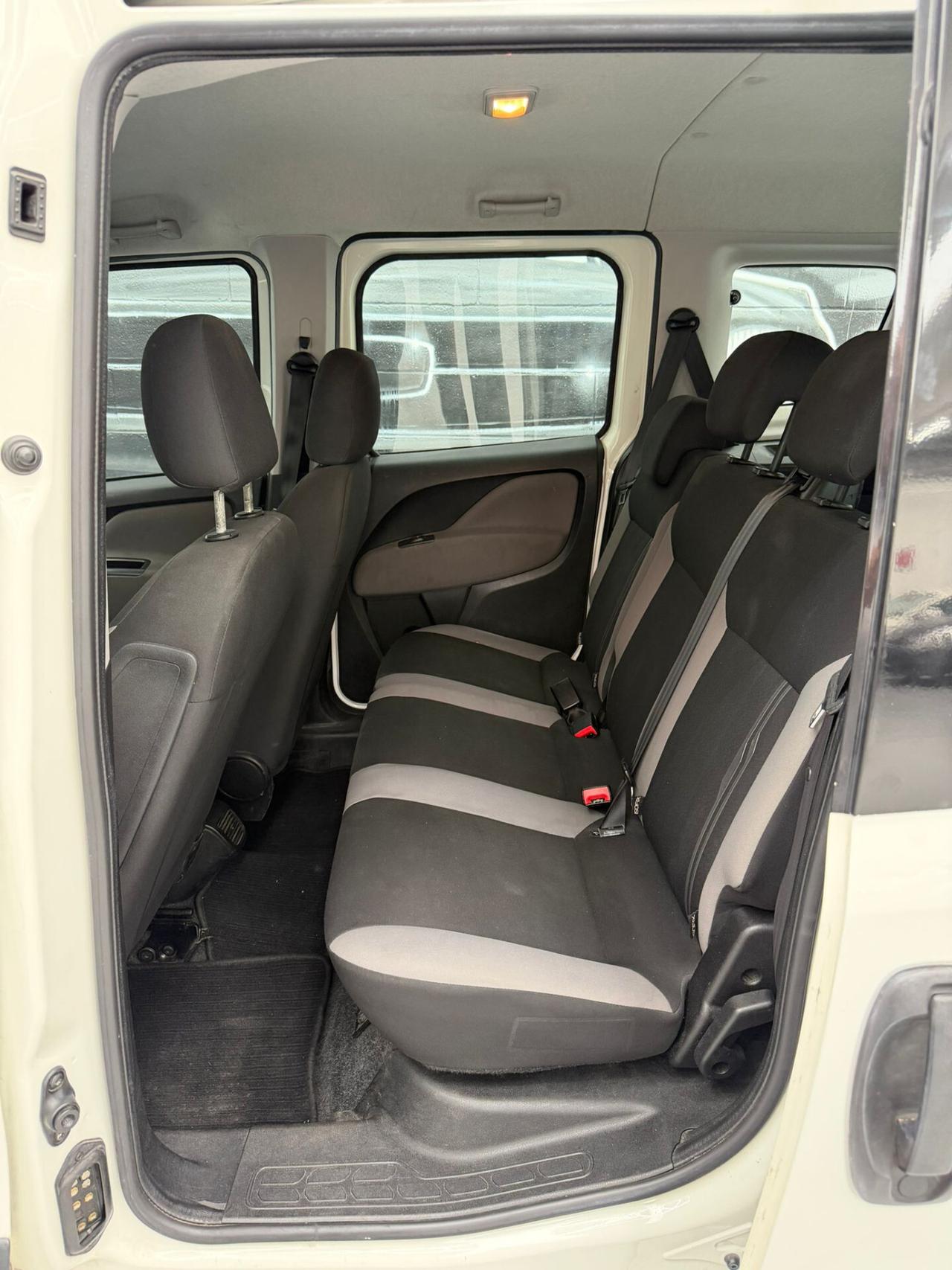 Fiat Doblo II 2015 1.6 mjt 16v Easy 120cv 7 Posti
