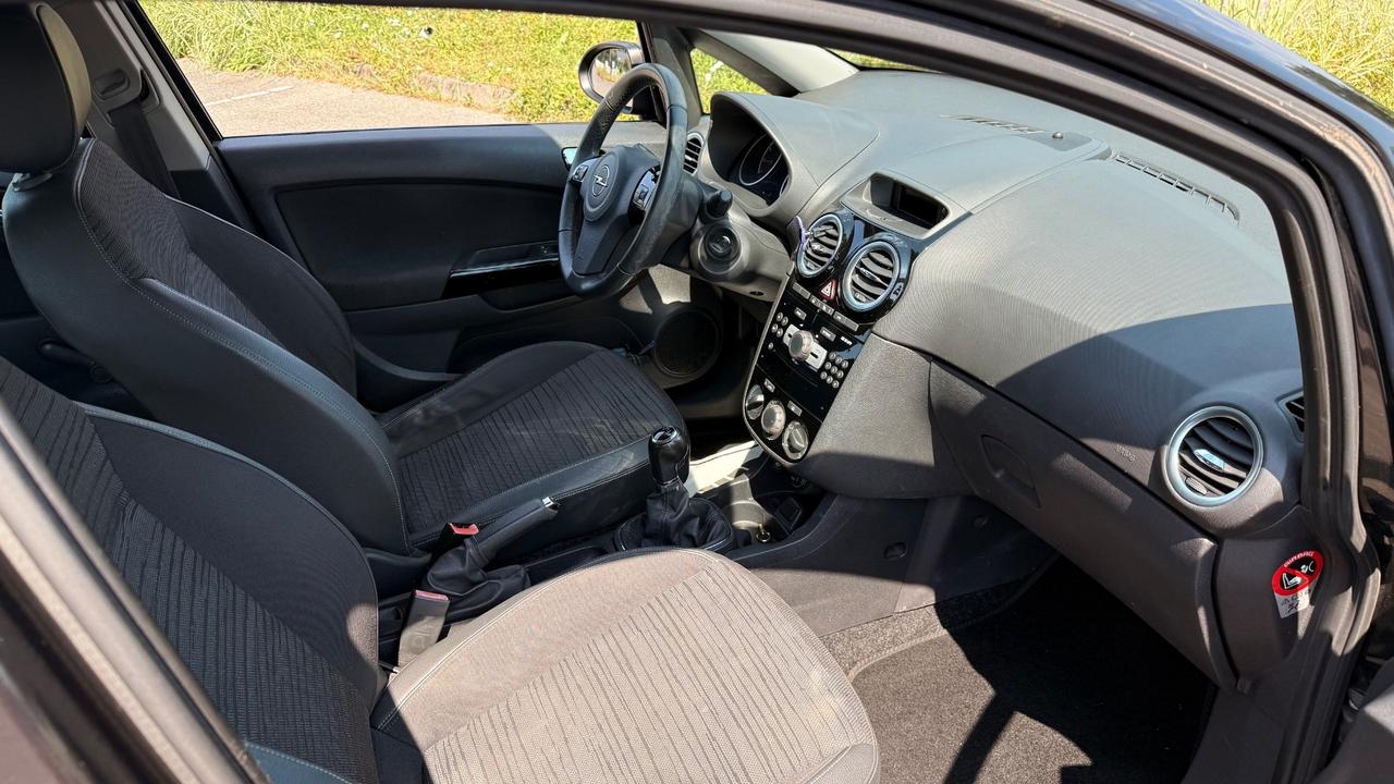 Opel Corsa 1.2 85CV 5 porte GPL-TECH Edition