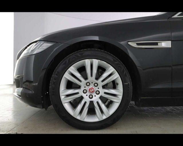 JAGUAR XF Sportbrake 2.0 D 180 CV aut. Prestige