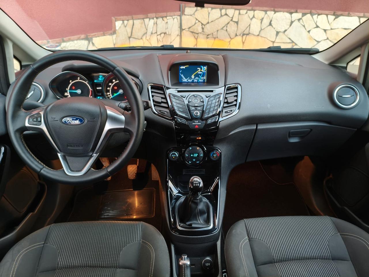 Ford Fiesta 1.5 TDCi 75CV 5 porte Titanium