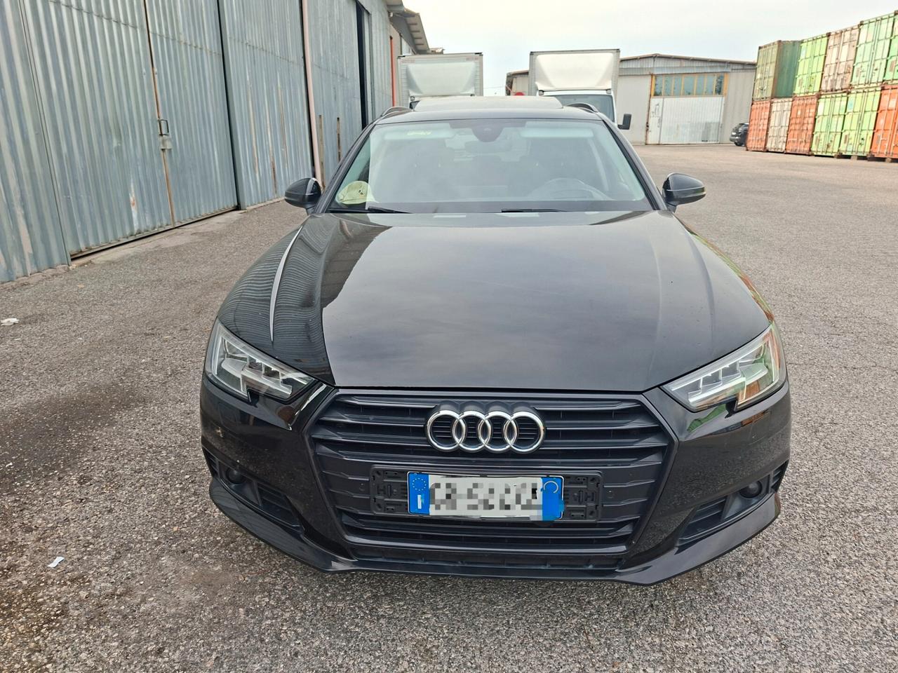 Audi A4 2.0 TDI 150 CV S tronic Total Black TETTO