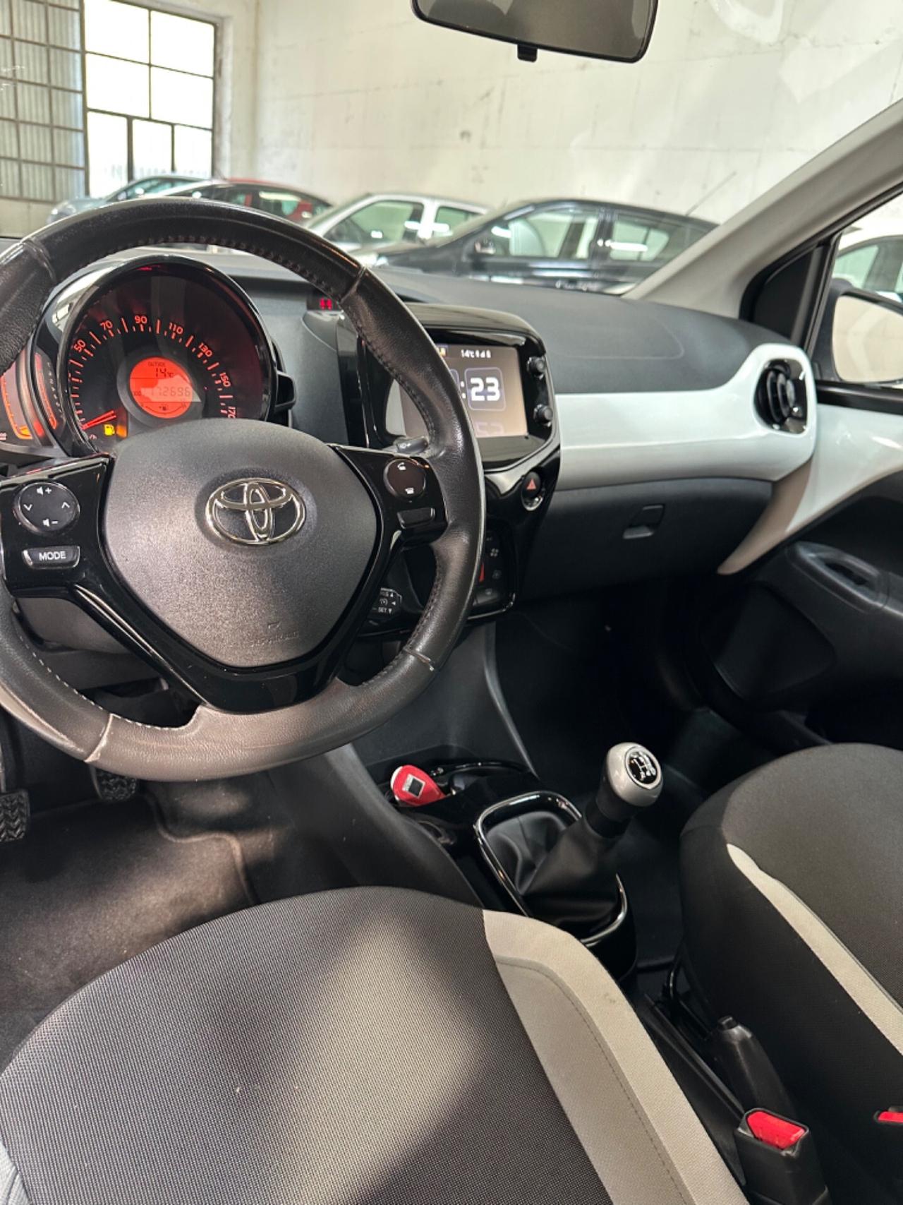 Toyota Aygo 1.0 VVT-i 69 CV 5 porte x-cite