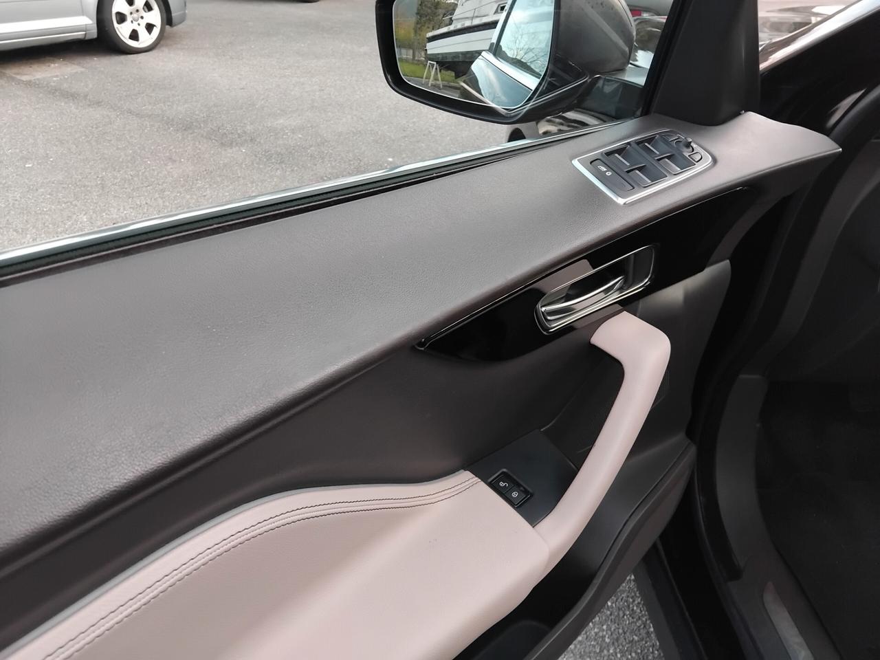 Jaguar F-Pace 2.0 D 180 CV motore da rivedere