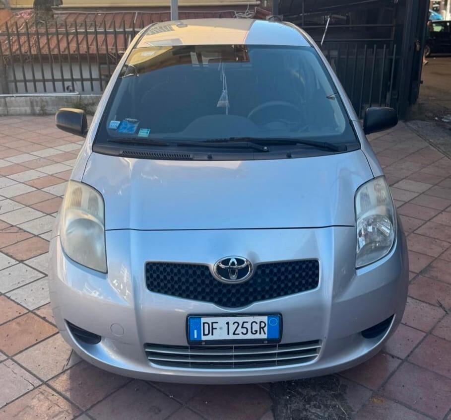 Toyota Yaris Verso 1.3i 16V cat Luna '03