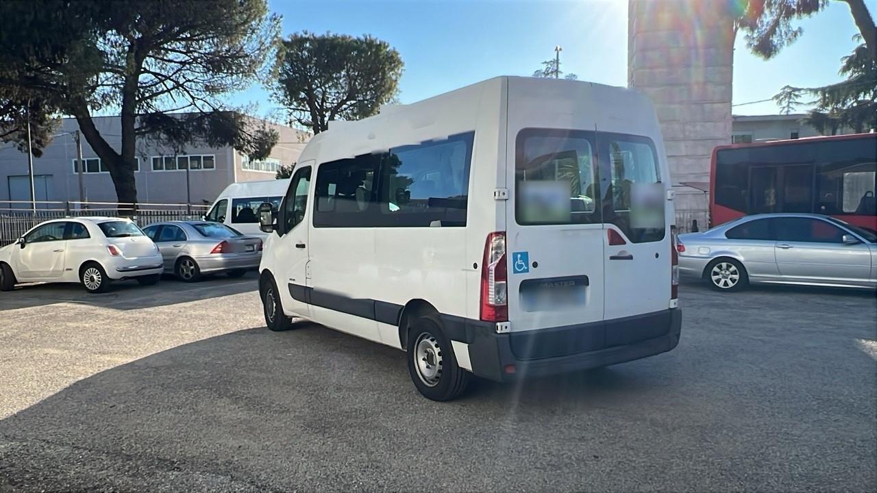 Minibus 9 posti Renault Master Trasporto Disabili