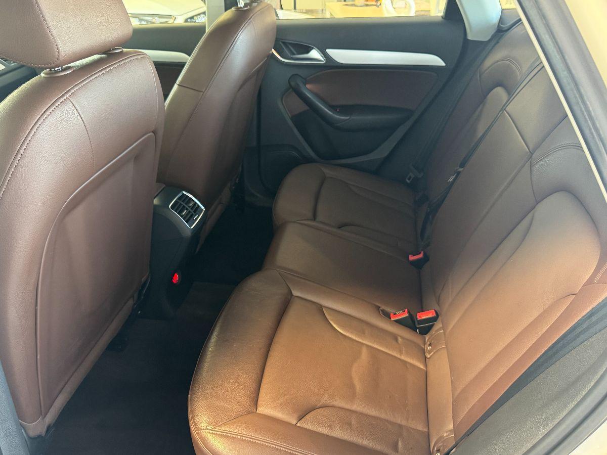 AUDI Q3 2.0 TDI 120 CV Sport 120.000 Km