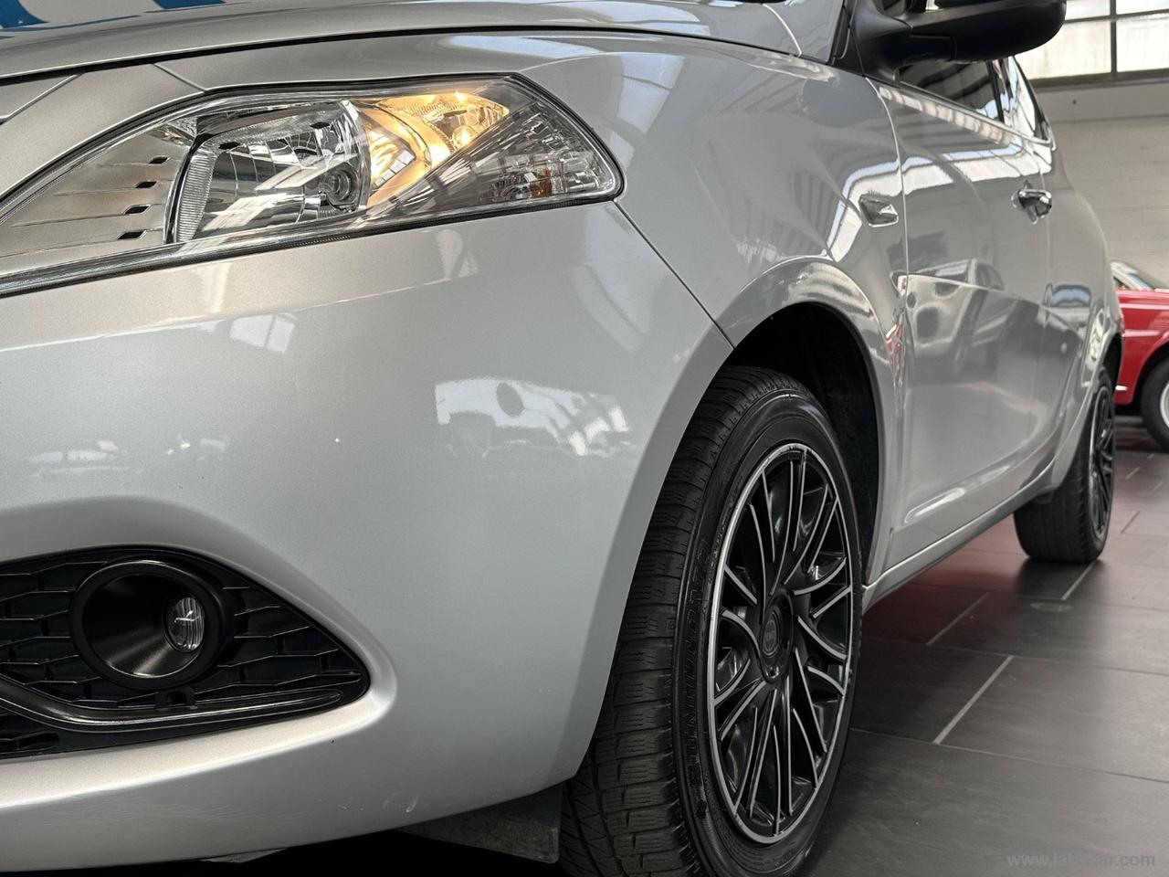 LANCIA Ypsilon 1.2 69 CV 5p. S&S Gold