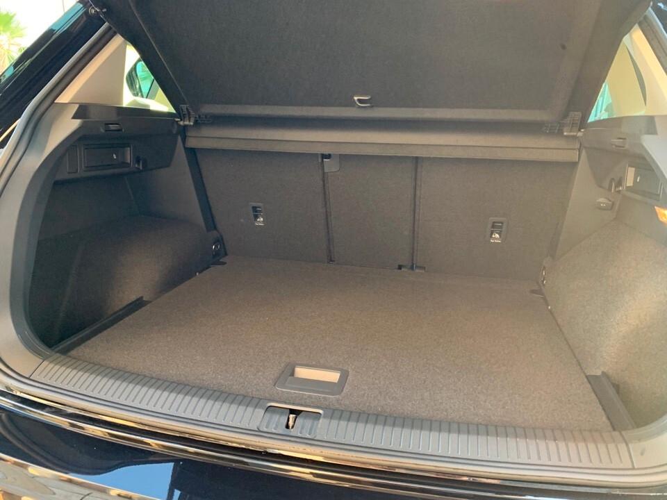 Volkswagen Tiguan 2.0 TDI SCR R-LINE 150 CV COOKPIT-CARPLAY-LED-CAM