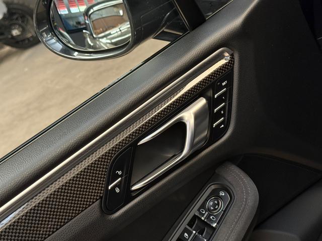 PORSCHE Macan 3.0 GTS