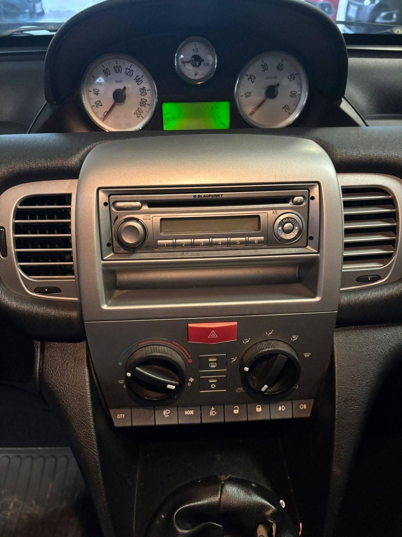 Lancia Ypsilon 1.2 70 Cv