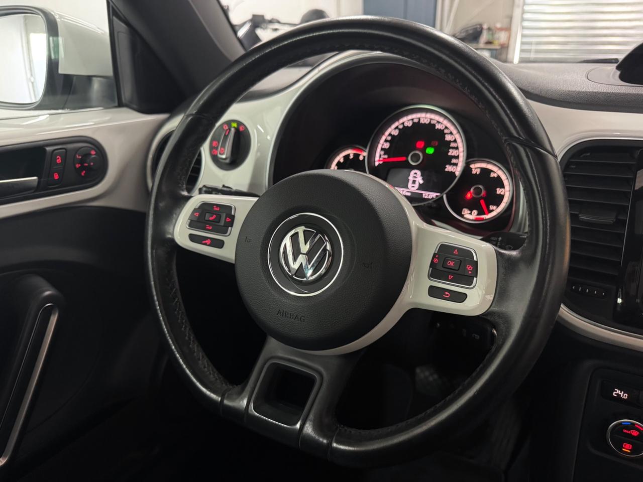 Volkswagen Maggiolino 1.6 TDI DSG Design