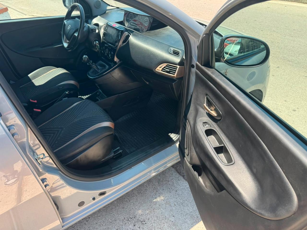 Lancia Ypsilon 1.2 GPL Alberta Ferretti