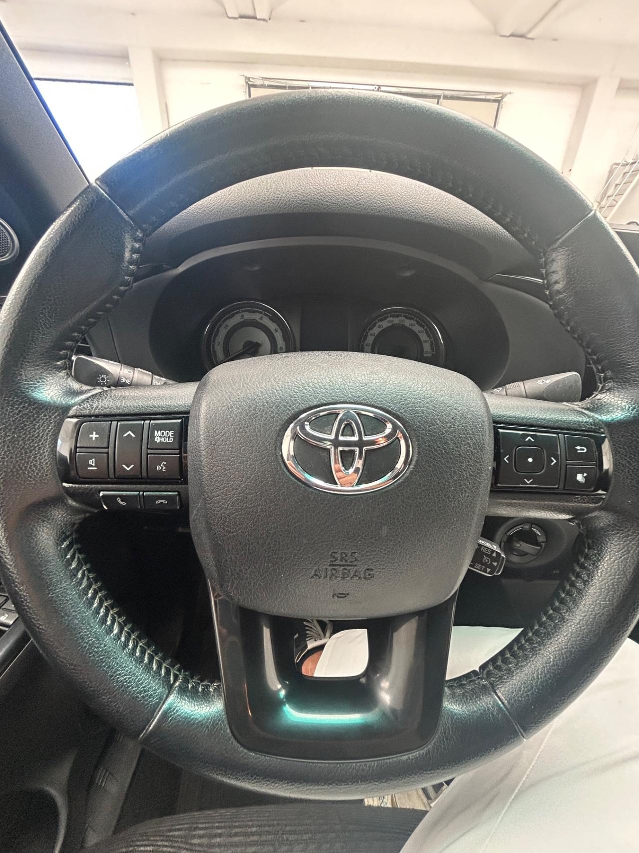 Toyota Hilux 2.4 D-4D 4WD 2 porte Extra Cab Comfort