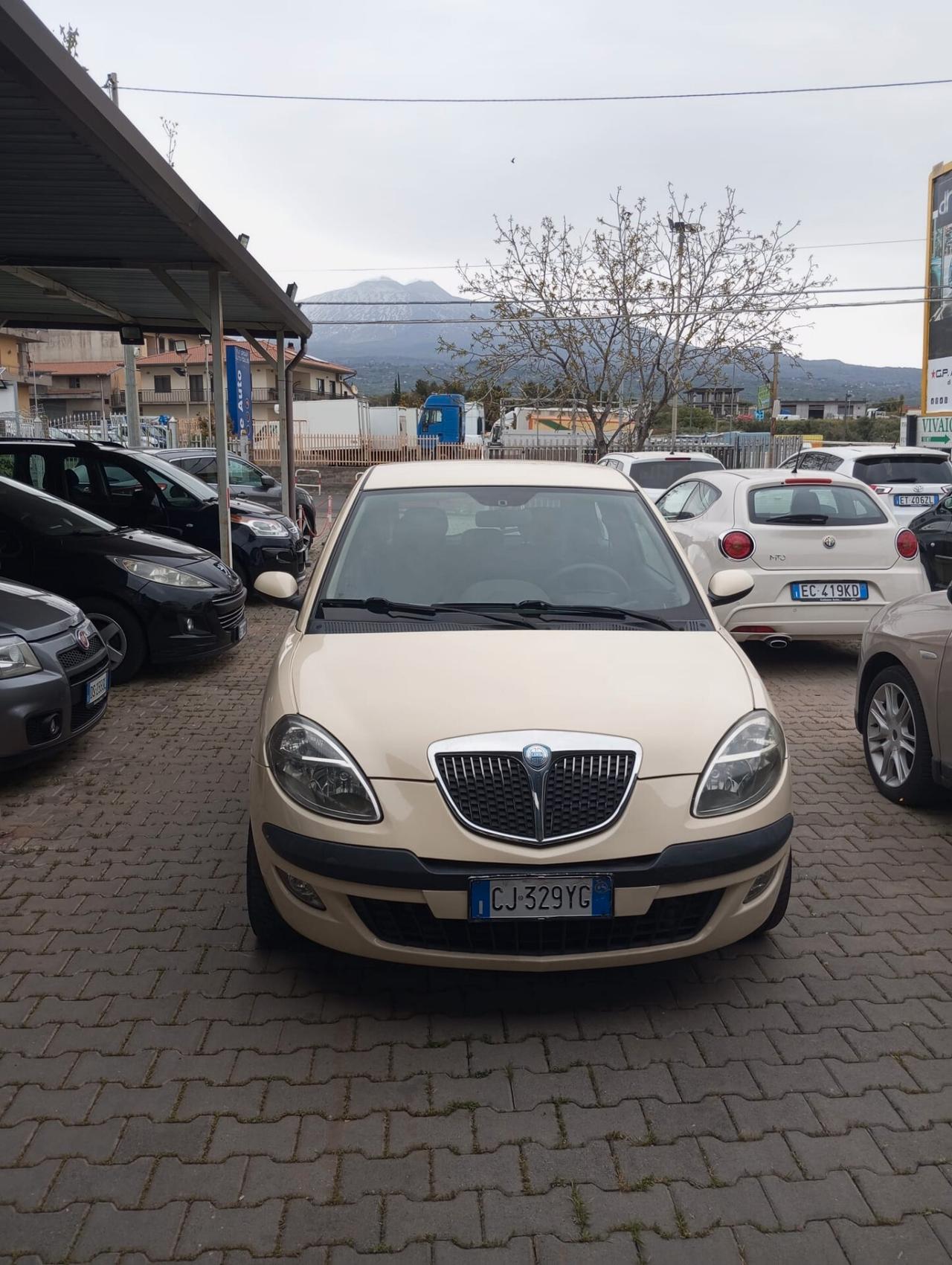 Lancia Ypsilon 1.2 16V Argento