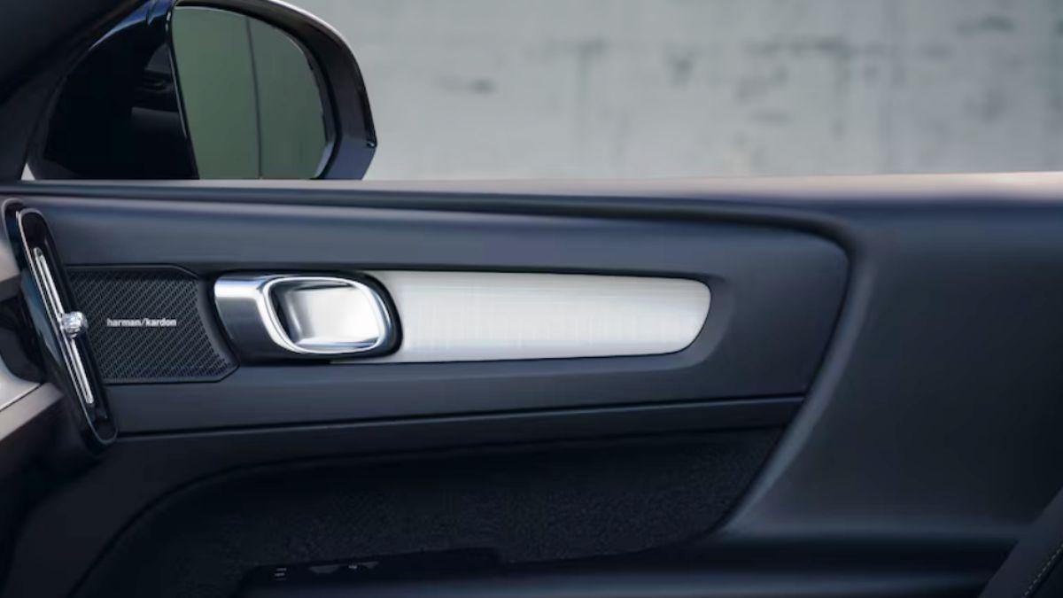 VOLVO Xc40 B3 Mild Hybrid Automatico Ultra Black Edition