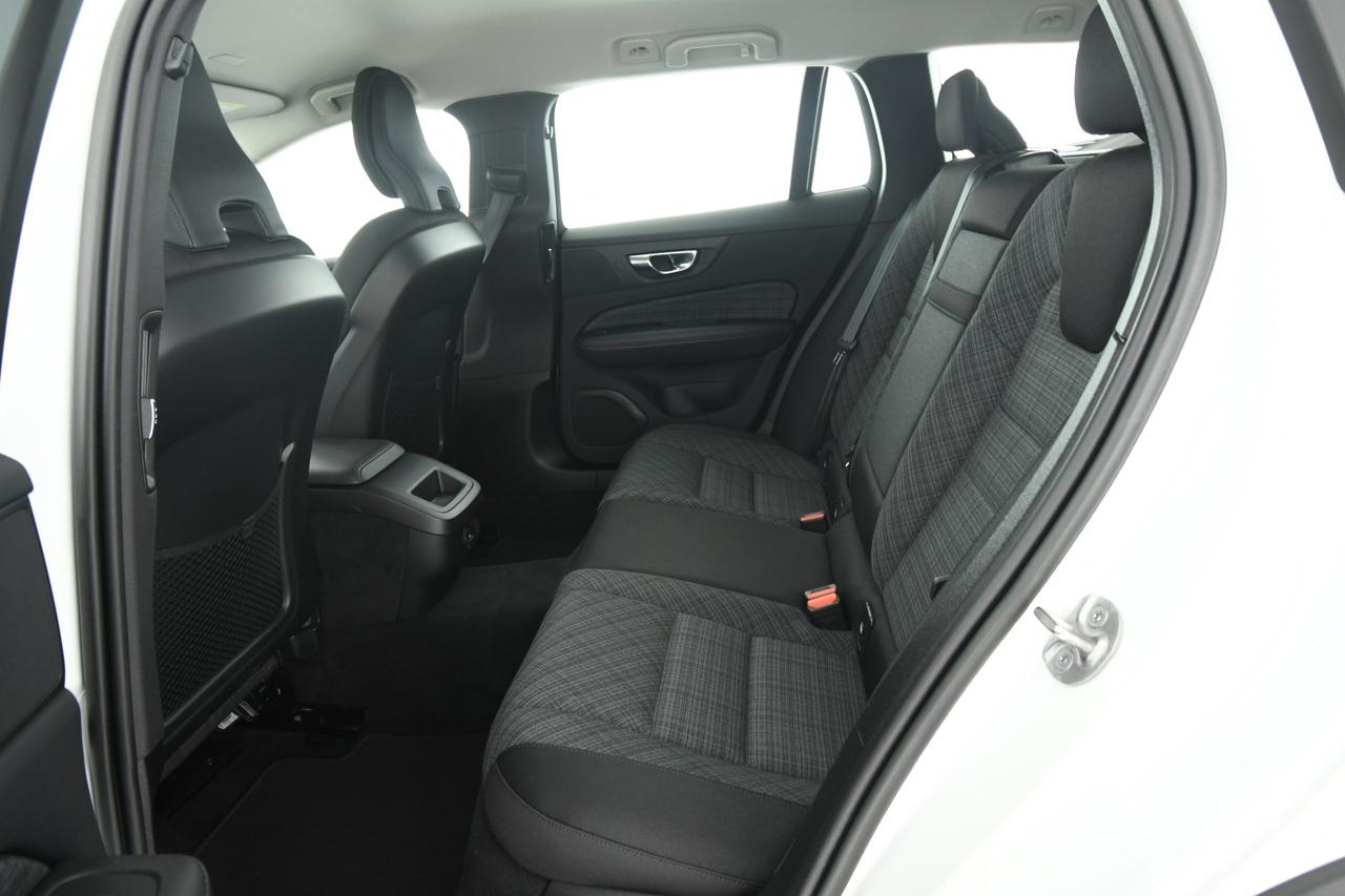 VOLVO V60 Cross Country 2.0 b4 Core awd auto CAMERA+FULL LED
