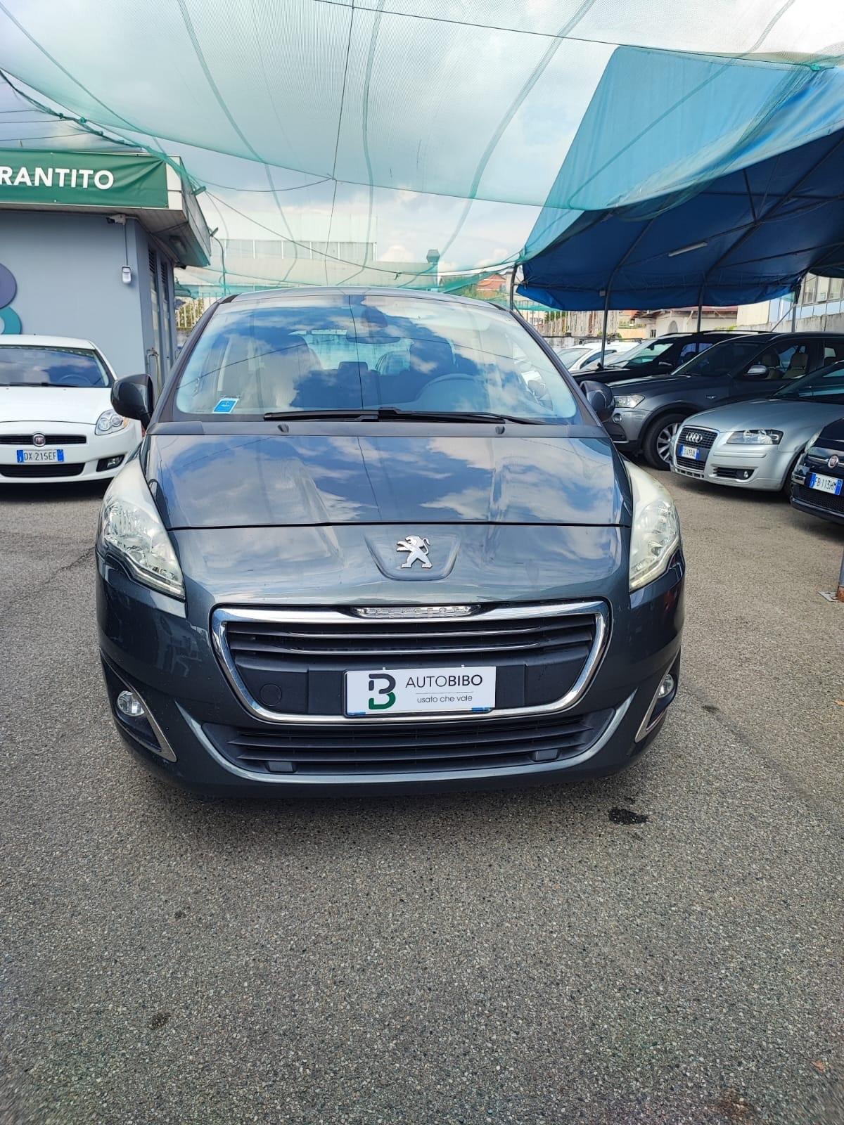 Peugeot 5008 1.6 HDi 115CV Allure