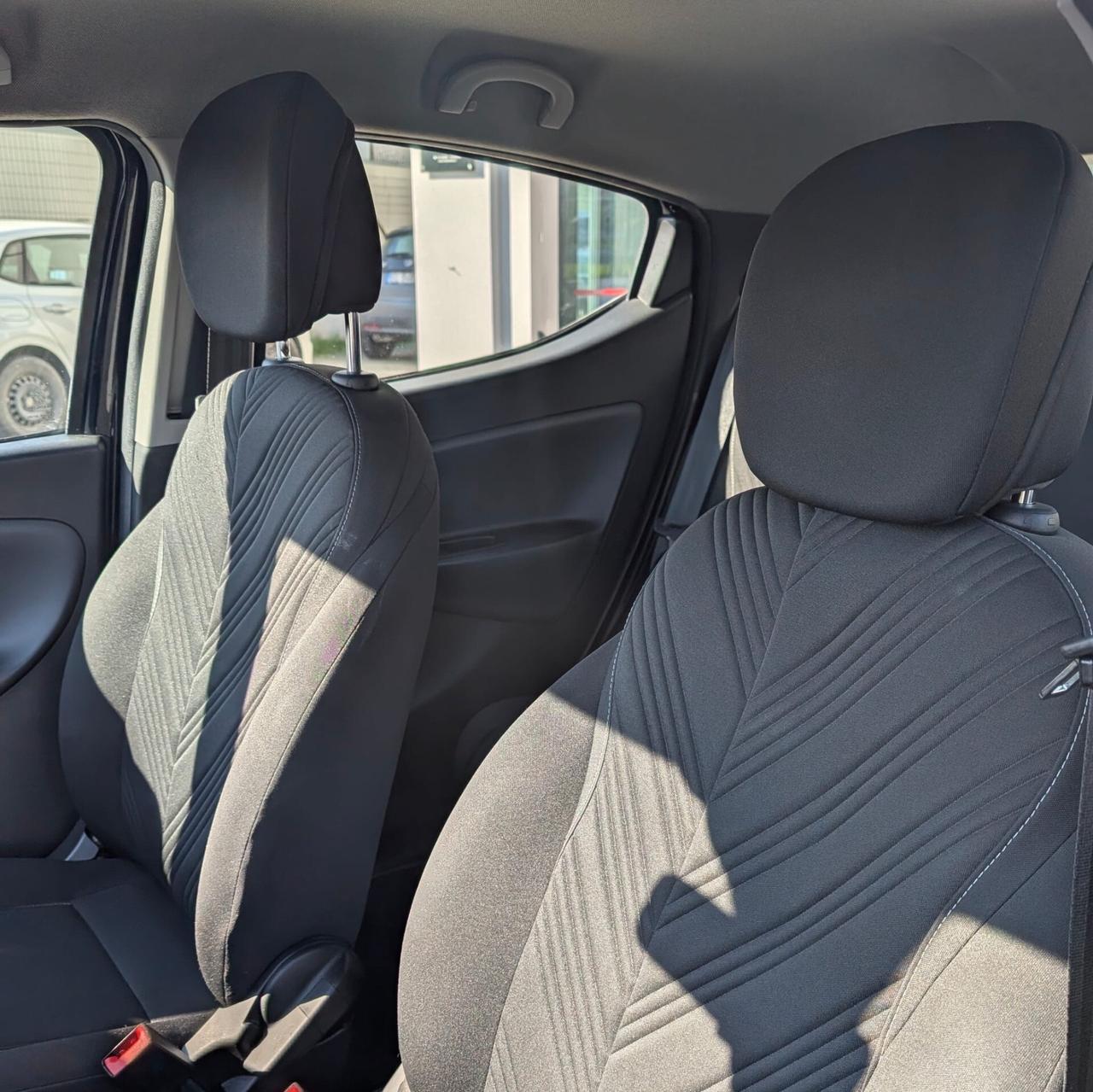 Lancia Ypsilon Firefly- Gold