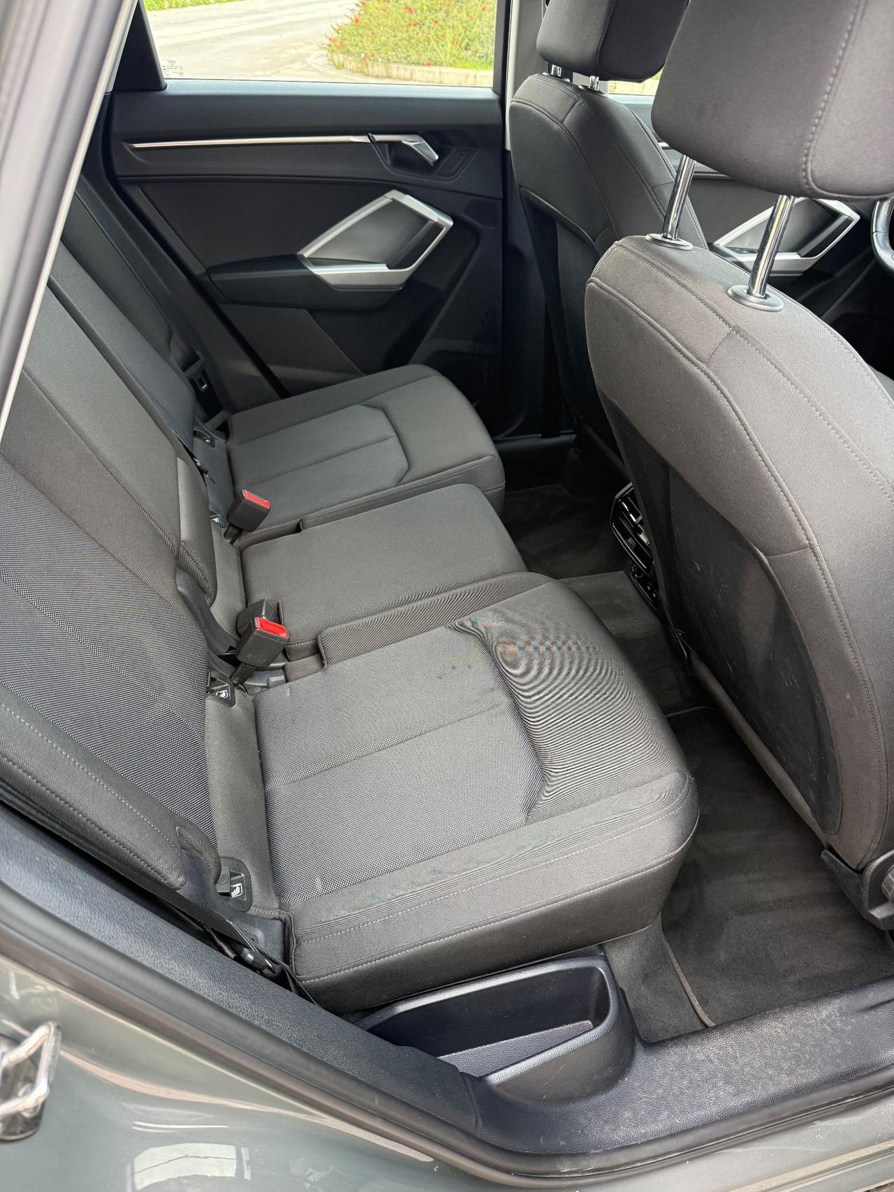 Audi Q3 35 TDI S tronic Business