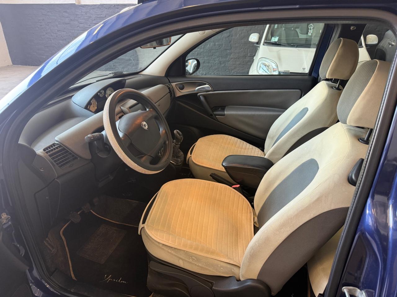 Lancia Ypsilon 1.4 16V Oro