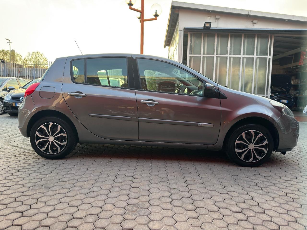 Renault Clio ADATTA A NEOPATENTATI 1.2 16V 5 porte Dynamique