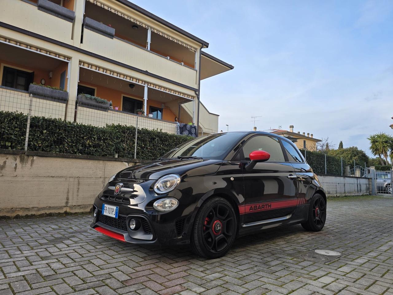 Abarth 595 1.4 Turbo T-Jet 160 CV Pista leggere descrizione